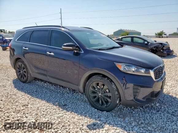 ✅ 2020 Kia Sorento S • VIN: 5XYPG4A56LG694896 • Лот: 68654235. Опубликован ранее на Copart с пробегом 96 002 миль. Бесплатный доступ к архиву аукционных продаж из США и подробный отчёт об истории автомобиля на DreamBid. Изображение 4.