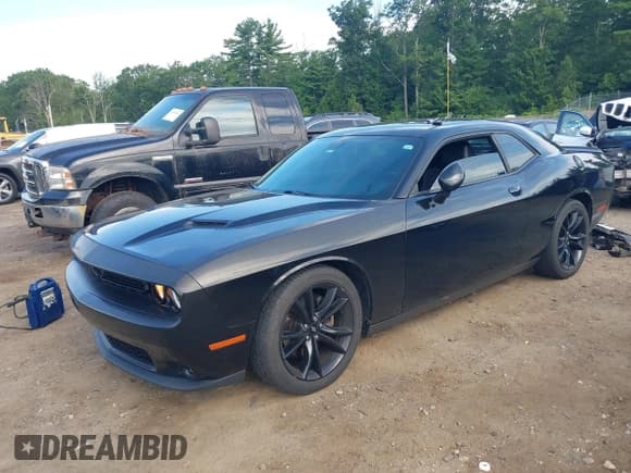✅ 2018 Dodge Challenger SXT • VIN: 2C3CDZAG5JH287502 • Lot: 42839649. Listed on IAAI with 135,974 mi. Free auction sales archive from the USA and detailed vehicle history report at DreamBid. Image 2.