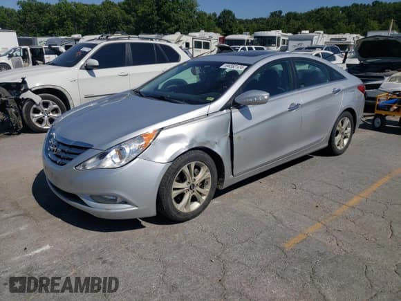 ✅ 2011 Hyundai Sonata SE • VIN: 5NPEC4AC2BH116092 • Lot: 66282124. Listed on Copart with 171,545 mi. Free auction sales archive from the USA and detailed vehicle history report at DreamBid. Image 1.