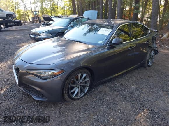✅ 2017 Alfa Romeo Giulia Ti • VIN: ZARFAECN9H7549720 • Lot: 43458918. Wystawiony na IAAI z przebiegiem Nie podano. Bezpłatny archiwum sprzedaży aukcyjnych z USA i szczegółowy raport historii pojazdu na DreamBid. Zdjęcie 2.