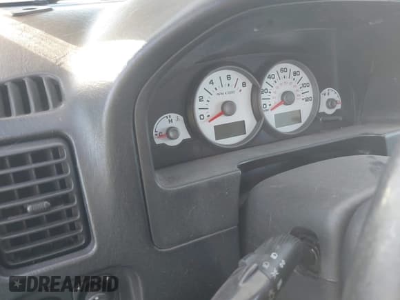 ✅ 2005 Ford Escape Limited • VIN: 1FMCU94155KB84982 • Lot: 40872956. Listed on IAAI with Not provided. Free auction sales archive from the USA and detailed vehicle history report at DreamBid. Image 7.