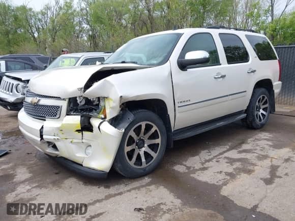 2011 Chevrolet Tahoe LTZ с VIN 1GNSKCE00BR237767, выставлен на аукционе IAAI как лот 42020189 с пробегом 256 822 миль миль и . История ставок и продаж доступна на DreamBid. Изображение 2.