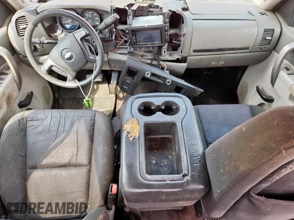 ✅ 2010 Chevrolet Silverado 1500 • VIN: 3GCRCPE06AG156184 • Lot: 65937845. Listed on Copart with 220,722 mi. Free auction sales archive from the USA and detailed vehicle history report at DreamBid. Image 8.