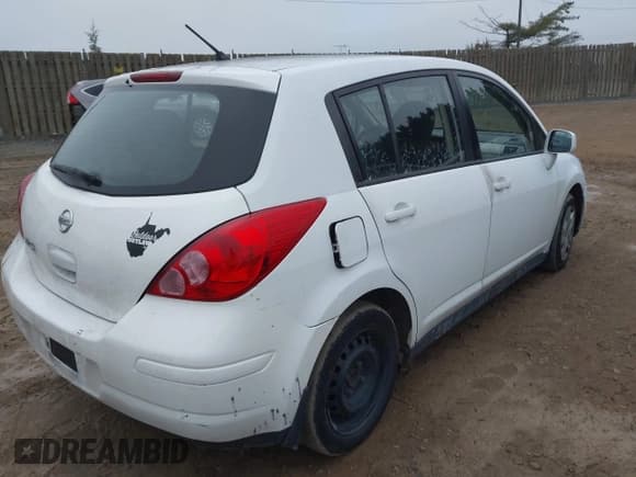 ✅ 2011 Nissan Versa S • VIN: 3N1BC1CP5BL378242 • Lot: 43870522. Listed on IAAI with 254,360 mi. Free auction sales archive from the USA and detailed vehicle history report at DreamBid. Image 4.