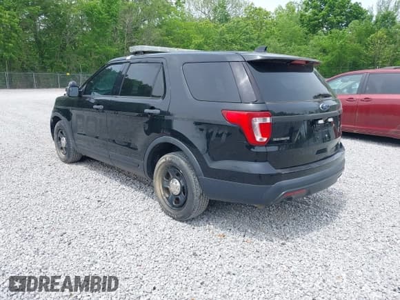 ✅ 2016 Ford Police Interceptor Utility • VIN: 1FM5K8AR9GGC27888 • Лот: 42037310. Опубликован ранее на IAAI с пробегом 72 466 миль. Бесплатный доступ к архиву аукционных продаж из США и подробный отчёт об истории автомобиля на DreamBid. Изображение 3.