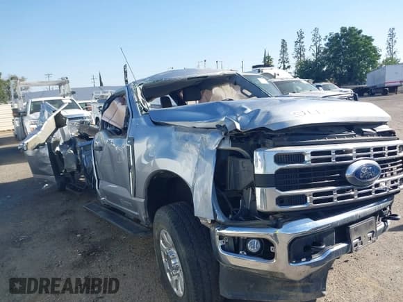 ✅ 2024 Ford F-250 XL • VIN: 1FT7W2BT0REE11320 • Lot: 43377193. Listed on IAAI with Not provided. Free auction sales archive from the USA and detailed vehicle history report at DreamBid. Image 1.