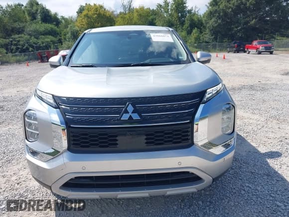 ✅ 2024 Mitsubishi Outlander SE • VIN: JA4J3VA84RZ041733 • Lot: 43066074. Listed on IAAI with 46,162 mi. Free auction sales archive from the USA and detailed vehicle history report at DreamBid. Image 12.