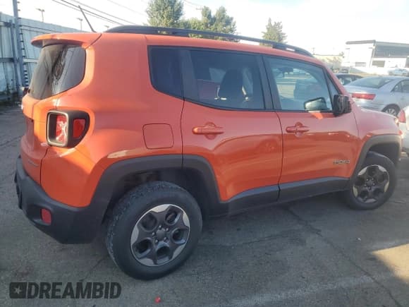 ✅ 2017 Jeep Renegade Sport • VIN: ZACCJBAB5HPG00721 • Lot: 70913294. Listed on Copart with 146,136 mi. Free auction sales archive from the USA and detailed vehicle history report at DreamBid. Image 3.