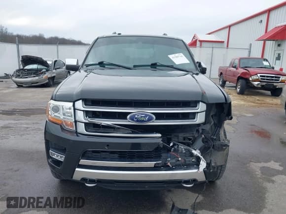 ✅ 2015 Ford Expedition Max Platinum • VIN: 1FMJK1MT9FEF18642 • Lot: 41585741. Listed on IAAI with 134,911 mi. Free auction sales archive from the USA and detailed vehicle history report at DreamBid. Image 12.