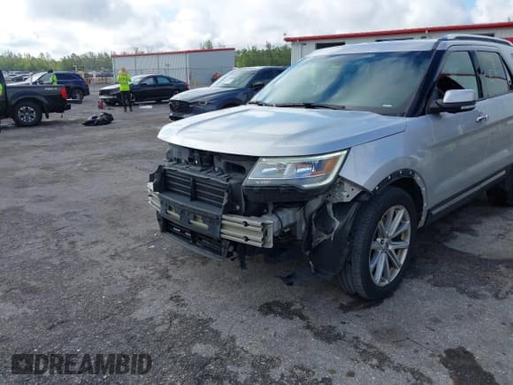 ✅ 2016 Ford Explorer Limited • VIN: 1FM5K8F8XGGD04218 • Lot: 42231185. Wystawiony na IAAI z przebiegiem 69 963 mil. Bezpłatny archiwum sprzedaży aukcyjnych z USA i szczegółowy raport historii pojazdu na DreamBid. Zdjęcie 6.
