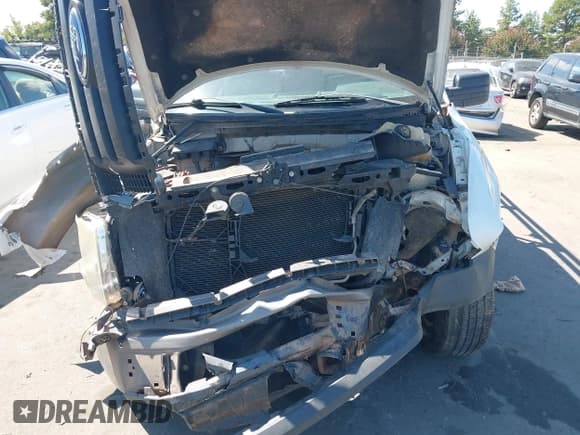 ✅ 2011 Ford F-150 XL • VIN: 1FTNF1CFXBKD71717 • Lot: 43185498. Listed on IAAI with 201,430 mi. Free auction sales archive from the USA and detailed vehicle history report at DreamBid. Image 10.