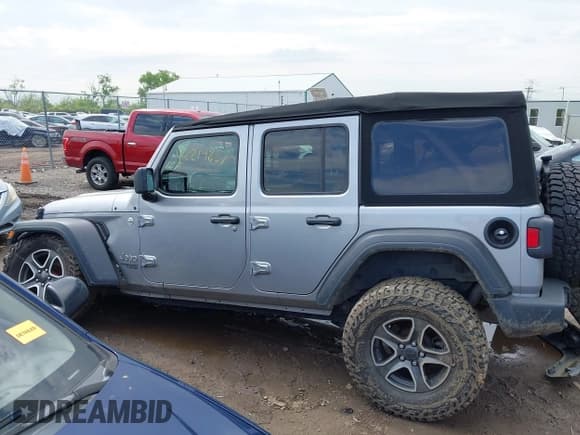 ✅ 2021 Jeep Wrangler Unlimited Sport S • VIN: 1C4HJXDGXMW523092 • Лот: 42214857. Опубликован ранее на IAAI с пробегом 76 169 миль. Бесплатный доступ к архиву аукционных продаж из США и подробный отчёт об истории автомобиля на DreamBid. Изображение 15.