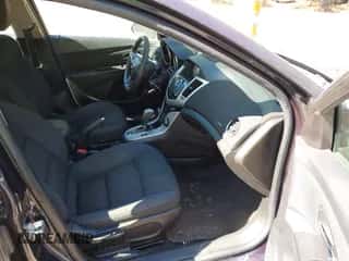 2016 Chevrolet Cruze LT с VIN 1G1PE5SB6G7182213, выставлен на аукционе IAAI как лот 43401511 с пробегом 136 391 миль миль и . История ставок и продаж доступна на DreamBid. Изображение 5.