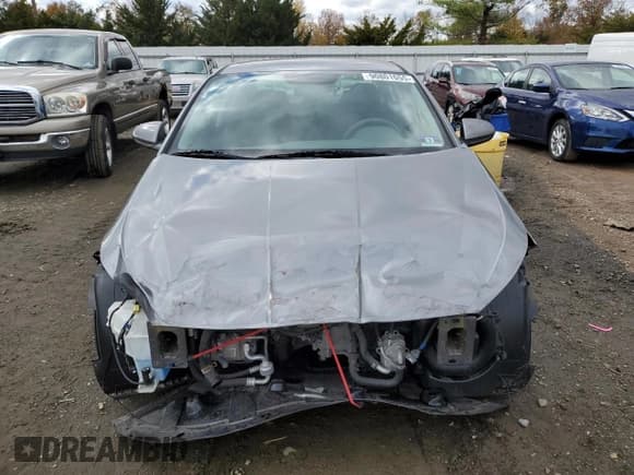 ✅ 2019 Hyundai Elantra SE • VIN: 5NPD74LF6KH439567 • Lot: 90801055. Listed on Copart with 40,650 mi. Free auction sales archive from the USA and detailed vehicle history report at DreamBid. Image 5.