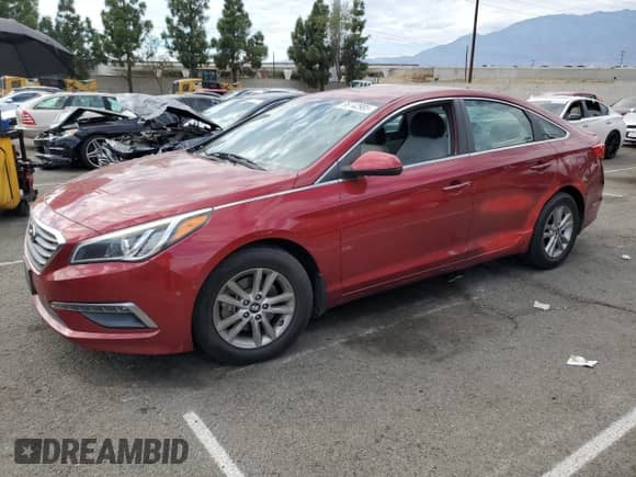 2015 Hyundai Sonata SE с VIN 5NPE24AF7FH184116, выставлен на аукционе Copart как лот 86142985 с пробегом 179 111 миль миль и Чистый • Clean title. История ставок и продаж доступна на DreamBid. Изображение 1.