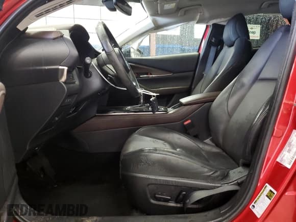 ✅ 2022 Mazda CX-30 Premium • VIN: 3MVDMBDY3NM428407 • Lot: 82110265. Wystawiony na Copart z przebiegiem 22 947 mil. Bezpłatny archiwum sprzedaży aukcyjnych z USA i szczegółowy raport historii pojazdu na DreamBid. Zdjęcie 7.