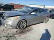 2012 Hyundai Azera с VIN KMHFH4JG7CA167021, выставлен на аукционе Copart как лот 43369345 с пробегом 228 512 миль миль и Списание • Salvage title. История ставок и продаж доступна на DreamBid. Изображение 1.