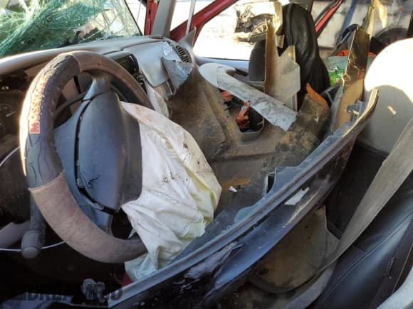 ✅ 1999 Ford Explorer XL • VIN: 1FMZU34X4XZC08095 • Lot: 41383375. Wystawiony na Copart z przebiegiem 327 713 mil. Bezpłatny archiwum sprzedaży aukcyjnych z USA i szczegółowy raport historii pojazdu na DreamBid. Zdjęcie 7.