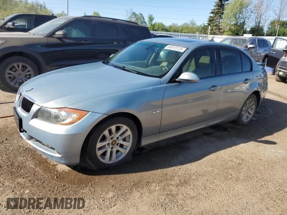 ✅ 2007 BMW 3 Series 328i • VIN: WBAVA33517KX73857 • Лот: 64515125. Опубликован ранее на Copart с пробегом 261 068 миль. Бесплатный доступ к архиву аукционных продаж из США и подробный отчёт об истории автомобиля на DreamBid. Изображение 1.