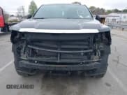 ✅ 2022 GMC Yukon XL SLE • VIN: 1GKS1FKD1NR320654 • Lot: 41922000. Wystawiony na IAAI z przebiegiem 92 121 mil. Bezpłatny archiwum sprzedaży aukcyjnych z USA i szczegółowy raport historii pojazdu na DreamBid. Zdjęcie 6.