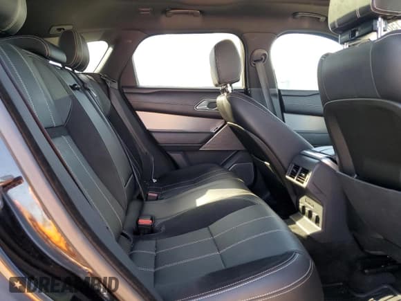 ✅ 2018 Land Rover Range Rover Velar R-Dynamic SE • VIN: SALYL2RN7JA737110 • Лот: 85156715. Опубликован ранее на Copart с пробегом 54 823 миль. Бесплатный доступ к архиву аукционных продаж из США и подробный отчёт об истории автомобиля на DreamBid. Изображение 11.