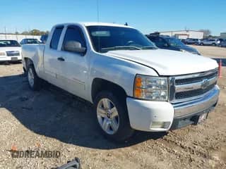2007 Chevrolet Silverado 1500 1LT z VIN 2GCEK19J771546889, wystawiony jako IAAI lot #41214503 z przebiegiem 303 708 mil mil oraz . Historia ofert i sprzedaży dostępna na DreamBid. Obrazek 1.