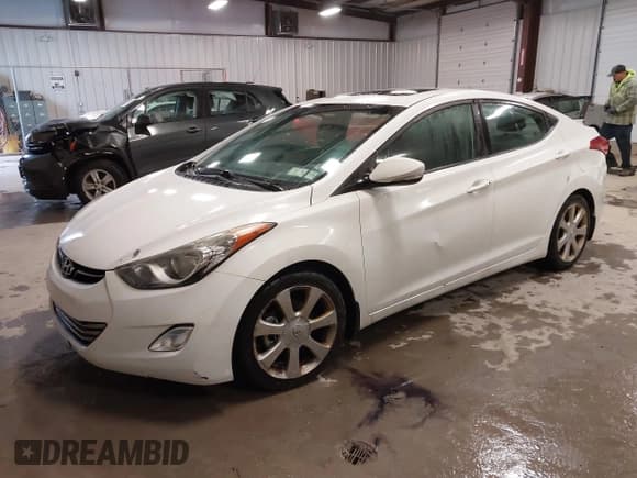 ✅ 2013 Hyundai Elantra Limited • VIN: 5NPDH4AE8DH431898 • Лот: 43581463. Опубликован ранее на IAAI с пробегом 135 352 миль. Бесплатный доступ к архиву аукционных продаж из США и подробный отчёт об истории автомобиля на DreamBid. Изображение 2.