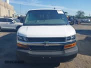 ✅ 2020 Chevrolet Express Cargo • VIN: 1GCWGAFP7L1254738 • Lot: 42937574. Wystawiony na IAAI z przebiegiem 48 077 mil. Bezpłatny archiwum sprzedaży aukcyjnych z USA i szczegółowy raport historii pojazdu na DreamBid. Zdjęcie 12.