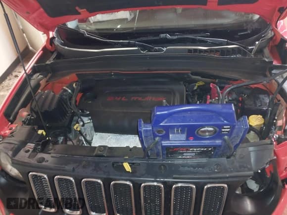 ✅ 2017 Jeep Renegade Altitude • VIN: ZACCJABB7HPE63399 • Lot: 41635030. Wystawiony na IAAI z przebiegiem 90 184 mil. Bezpłatny archiwum sprzedaży aukcyjnych z USA i szczegółowy raport historii pojazdu na DreamBid. Zdjęcie 10.