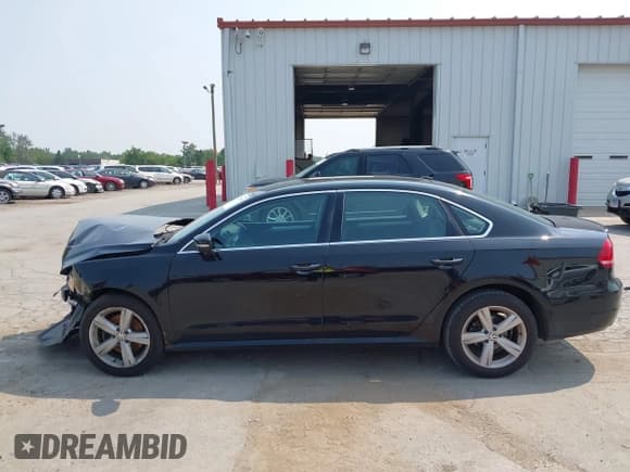 ✅ 2013 Volkswagen Passat SE • VIN: 1VWBH7A39DC053879 • Lot: 42897593. Listed on IAAI with 106,830 mi. Free auction sales archive from the USA and detailed vehicle history report at DreamBid. Image 15.