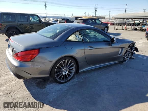 ✅ 2019 Mercedes-Benz SL 550 • VIN: WDDJK7DAXKF055166 • Lot: 82319004. Wystawiony na Copart z przebiegiem 61 282 mil. Bezpłatny archiwum sprzedaży aukcyjnych z USA i szczegółowy raport historii pojazdu na DreamBid. Zdjęcie 3.