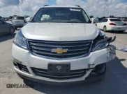 ✅ 2017 Chevrolet Traverse Premier • VIN: 1GNKRJKD9HJ154191 • Lot: 72814674. Wystawiony na Copart z przebiegiem 124 847 mil. Bezpłatny archiwum sprzedaży aukcyjnych z USA i szczegółowy raport historii pojazdu na DreamBid. Zdjęcie 5.