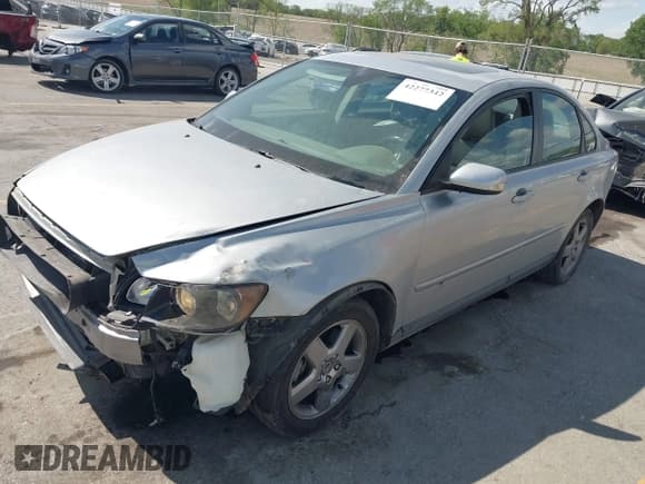 ✅ 2006 Volvo S40 2.5L Turbo • VIN: YV1MH682X62201706 • Lot: 42277342. Listed on IAAI with 141,445 mi. Free auction sales archive from the USA and detailed vehicle history report at DreamBid. Image 17.