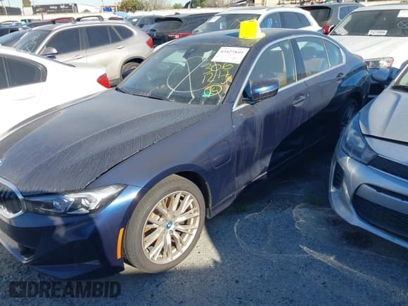 ✅ 2024 BMW 3 Series 330e • VIN: 3MW39FF05R8E83594 • Lot: 43427849. Listed on IAAI with 12,902 mi. Free auction sales archive from the USA and detailed vehicle history report at DreamBid. Image 2.