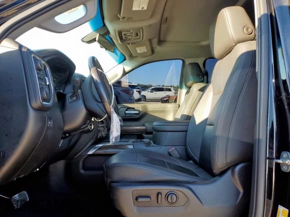 ✅ 2021 Chevrolet Silverado 1500 LT Trail Boss • VIN: 1GCPYFED0MZ222075 • Lot: 90382005. Wystawiony na Copart z przebiegiem 72 376 mil. Bezpłatny archiwum sprzedaży aukcyjnych z USA i szczegółowy raport historii pojazdu na DreamBid. Zdjęcie 7.