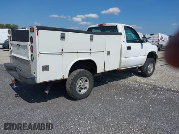 ✅ 2002 Chevrolet Silverado 2500HD • VIN: 1GBHK24U52E129724 • Lot: 43102128. Wystawiony na IAAI z przebiegiem 113 016 mil. Bezpłatny archiwum sprzedaży aukcyjnych z USA i szczegółowy raport historii pojazdu na DreamBid. Zdjęcie 4.
