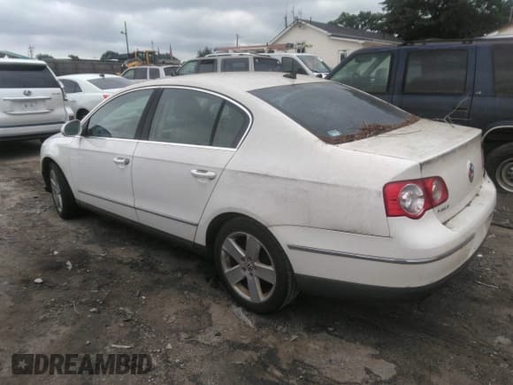 ✅ 2009 Volkswagen Passat Komfort • VIN: WVWJK73C39P035391 • Lot: 42439461. Listed on IAAI with 139,584 mi. Free auction sales archive from the USA and detailed vehicle history report at DreamBid. Image 3.