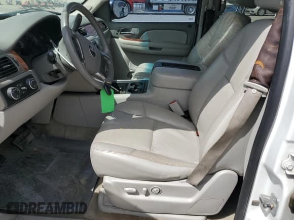 ✅ 2007 GMC Yukon XL SLT • VIN: 1GKFK16327J347575 • Lot: 60694185. Listed on Copart with 246,505 mi. Free auction sales archive from the USA and detailed vehicle history report at DreamBid. Image 7.