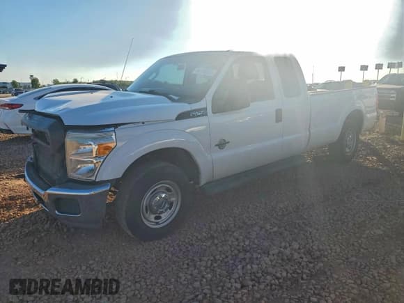 ✅ 2014 Ford F-250 XL • VIN: 1FT7X2AT2EEA27371 • Lot: 94126925. Listed on Copart with 183,353 mi. Free auction sales archive from the USA and detailed vehicle history report at DreamBid. Image 1.