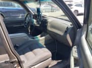 ✅ 2002 Ford Explorer Sport Trac Value • VIN: 1FMZU77E62UD42632 • Лот: 42685586. Опубликован ранее на IAAI с пробегом 175 863 миль. Бесплатный доступ к архиву аукционных продаж из США и подробный отчёт об истории автомобиля на DreamBid. Изображение 5.