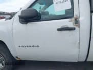 ✅ 2013 Chevrolet Silverado 1500 Work Truck • VIN: 1GCNKPEA7DZ288109 • Lot: 40782515. Wystawiony na IAAI z przebiegiem 191 813 mil. Bezpłatny archiwum sprzedaży aukcyjnych z USA i szczegółowy raport historii pojazdu na DreamBid. Zdjęcie 18.