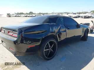 2015 Dodge Challenger SXT z VIN 2C3CDZAG7FH740509, wystawiony jako IAAI lot #43497845 z przebiegiem Nie podano mil oraz . Historia ofert i sprzedaży dostępna na DreamBid. Obrazek 4.