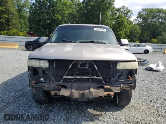 ✅ 2004 Chevrolet Suburban LT • VIN: 1GNEC16Z34J242670 • Лот: 60987725. Опубликован ранее на Copart с пробегом 277 961 миль. Бесплатный доступ к архиву аукционных продаж из США и подробный отчёт об истории автомобиля на DreamBid. Изображение 5.