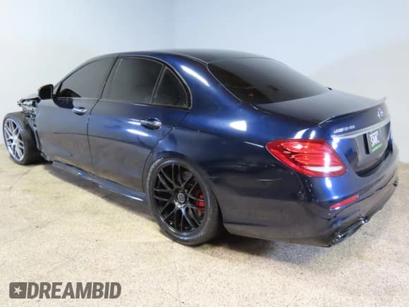 ✅ 2020 Mercedes-Benz E 63 S AMG • VIN: WDDZF8KB2LA742892 • Lot: 78676034. Wystawiony na Copart z przebiegiem 81 262 mil. Bezpłatny archiwum sprzedaży aukcyjnych z USA i szczegółowy raport historii pojazdu na DreamBid. Zdjęcie 4.