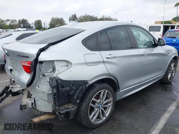 ✅ 2018 BMW X4 M40i • VIN: 5UXXW7C56J0W64140 • Lot: 42814379. Wystawiony na IAAI z przebiegiem 53 545 mil. Bezpłatny archiwum sprzedaży aukcyjnych z USA i szczegółowy raport historii pojazdu na DreamBid. Zdjęcie 4.