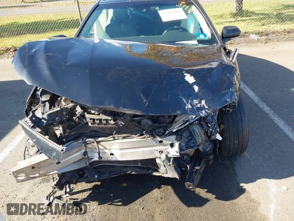 ✅ 2018 Toyota Camry SE • VIN: 4T1B11HK6JU057407 • Lot: 43502805. Listed on IAAI with 227,086 mi. Free auction sales archive from the USA and detailed vehicle history report at DreamBid. Image 12.