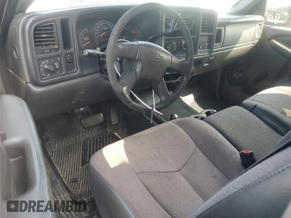 ✅ 2003 Chevrolet Silverado 2500HD LT • VIN: 1GCHK29U73E152525 • Lot: 71241694. Wystawiony na Copart z przebiegiem Nie podano. Bezpłatny archiwum sprzedaży aukcyjnych z USA i szczegółowy raport historii pojazdu na DreamBid. Zdjęcie 8.