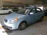 2010 Hyundai Accent GLS z VIN KMHCN4AC0AU503614, wystawiony jako Copart lot #77752774 z przebiegiem 76 532 mil mil oraz Czysty tytuł • Clean title. Historia ofert i sprzedaży dostępna na DreamBid. Obrazek 1.