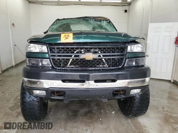 ✅ 2005 Chevrolet Silverado 2500HD LT • VIN: 1GCHK29U55E103598 • Lot: 82179554. Listed on Copart with 237,683 mi. Free auction sales archive from the USA and detailed vehicle history report at DreamBid. Image 5.