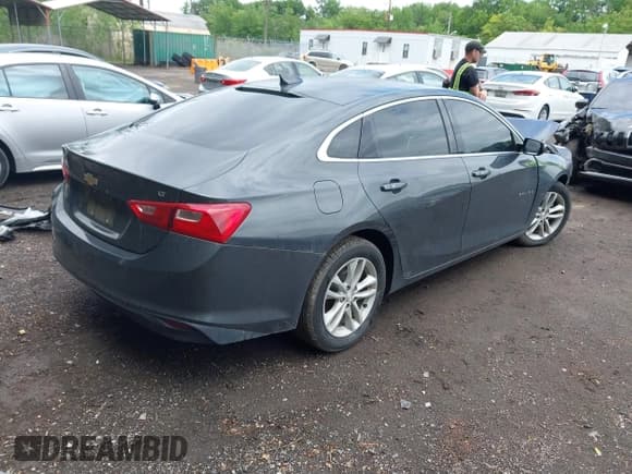 ✅ 2018 Chevrolet Malibu LT • VIN: 1G1ZD5ST9JF108480 • Lot: 42230437. Wystawiony na IAAI z przebiegiem 142 004 mil. Bezpłatny archiwum sprzedaży aukcyjnych z USA i szczegółowy raport historii pojazdu na DreamBid. Zdjęcie 4.